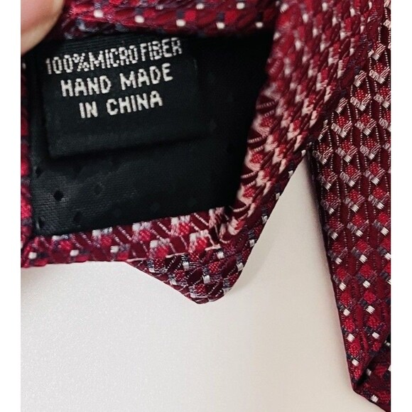 Stacy Adams Slim Tie and Hanky Red Geometric 2.75” Wide Handmade Microfiber New - Picture 6 of 8